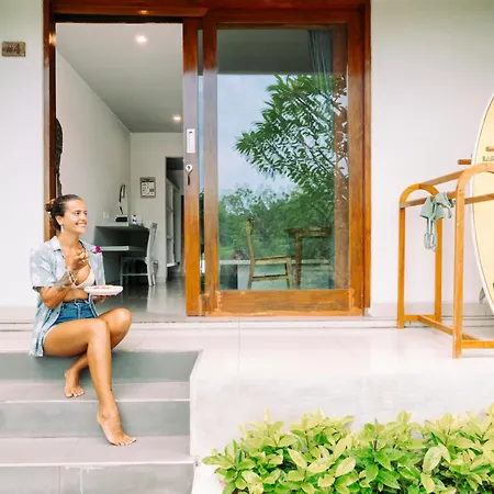Bagus Ink Surf Camp Hostel Uluwatu  Exterior photo