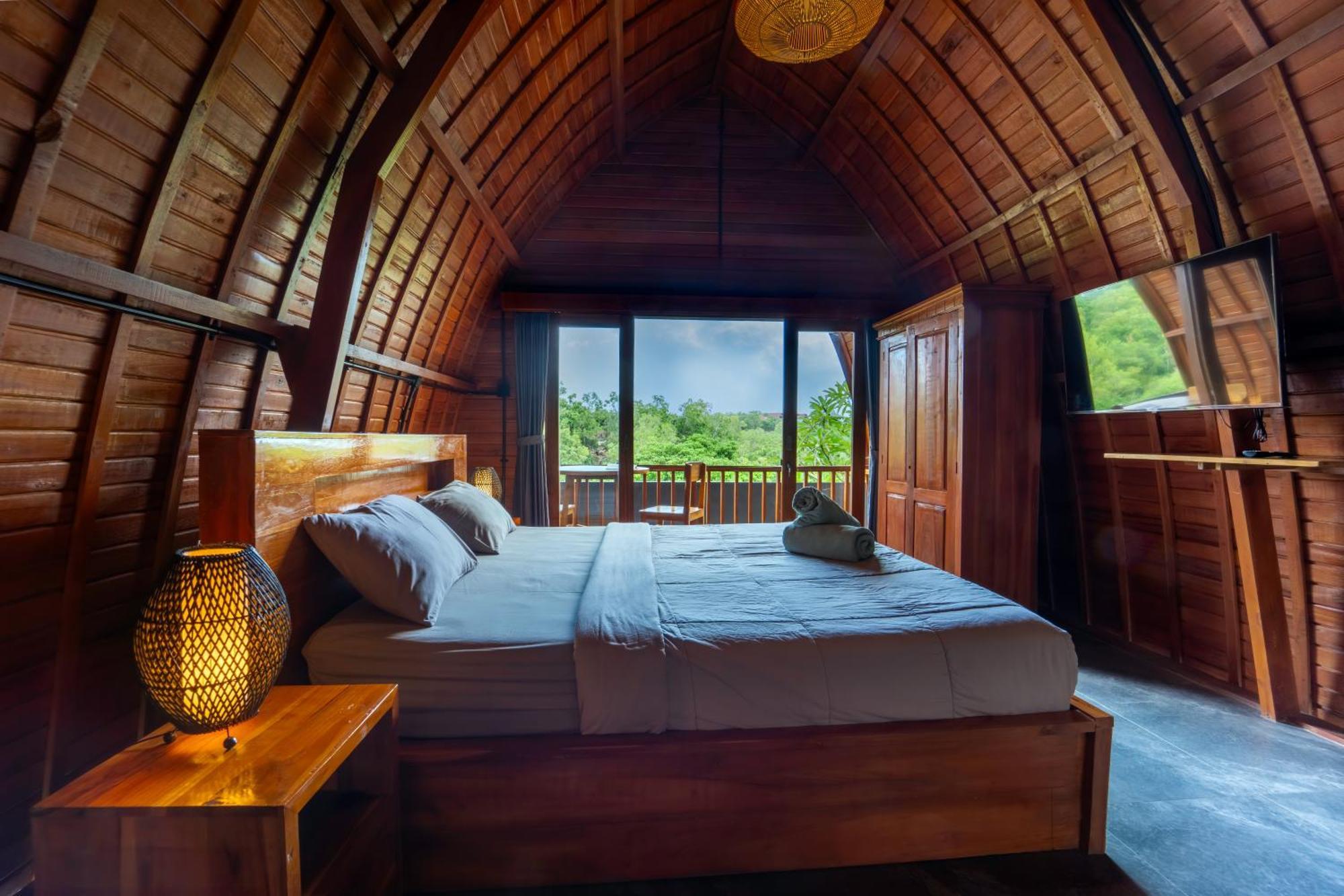 छात्रावास Bagus Ink Surf Camp